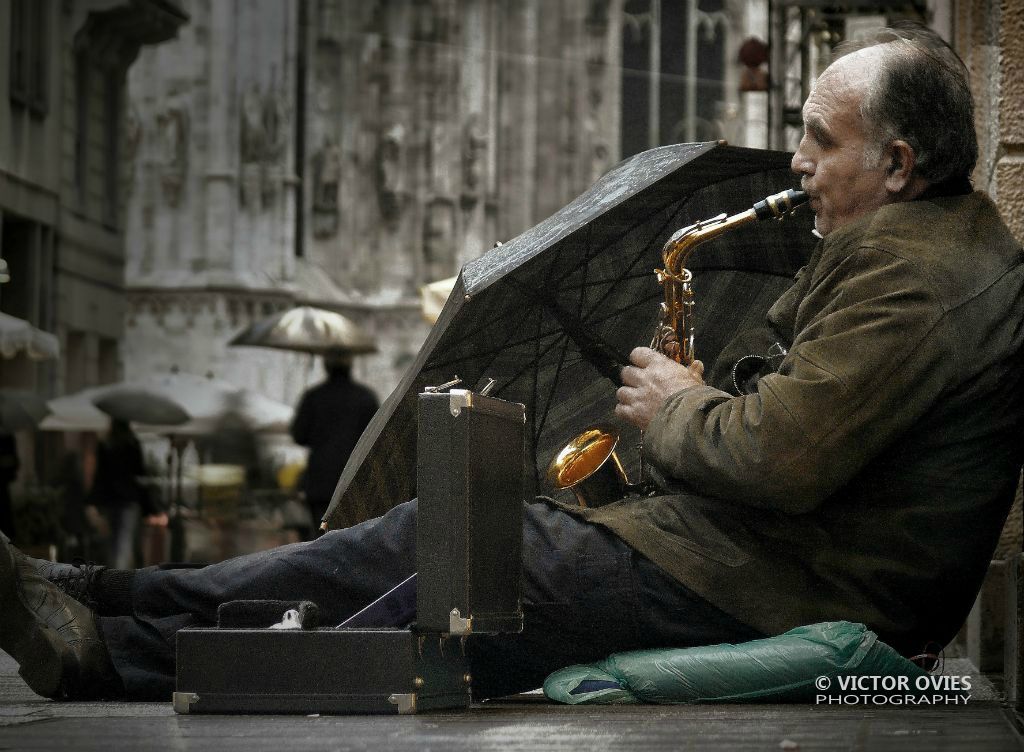 Busking in Milan